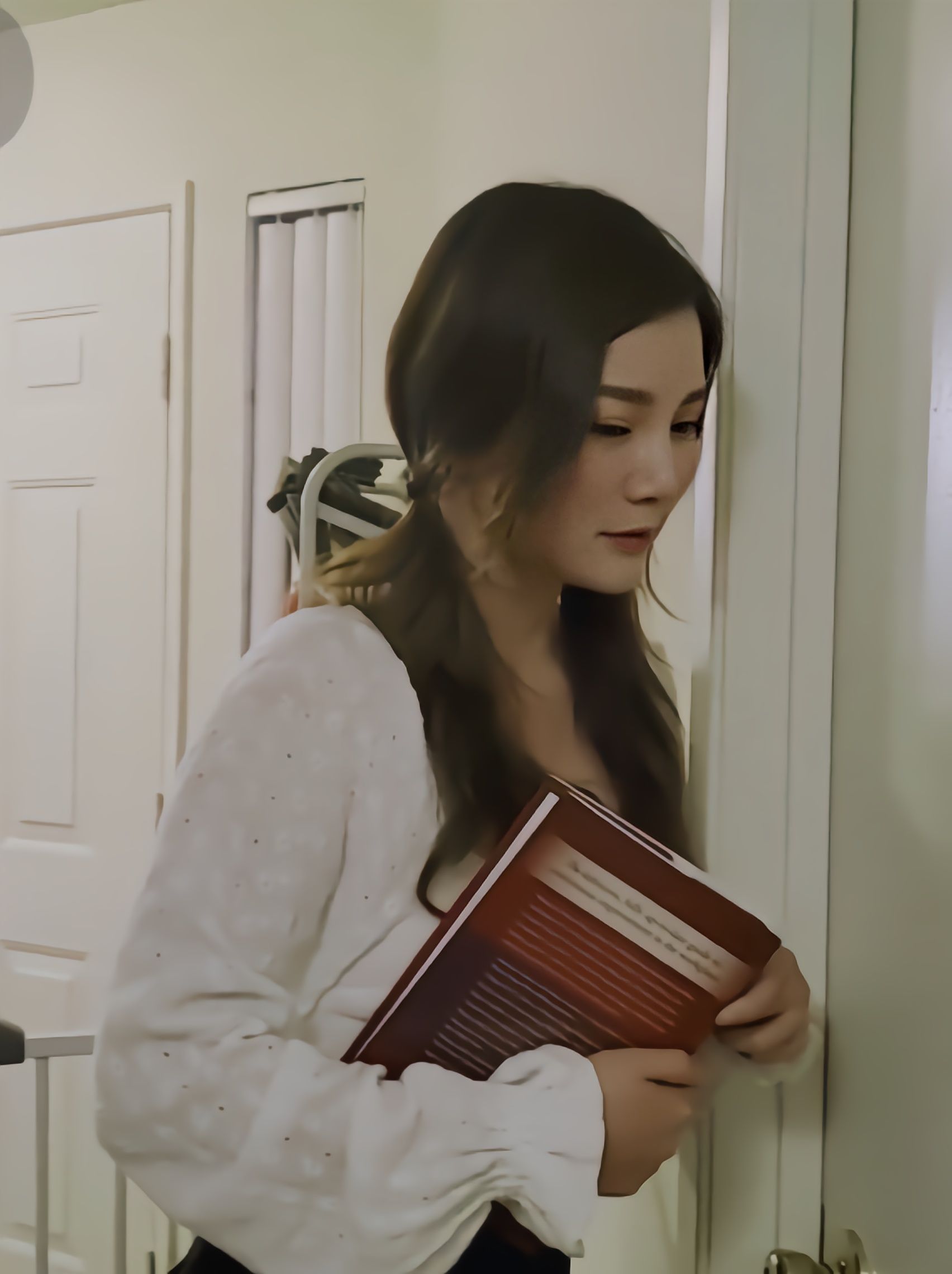 与私人老师玩得很开心让他在我连裤袜上射精 DMr